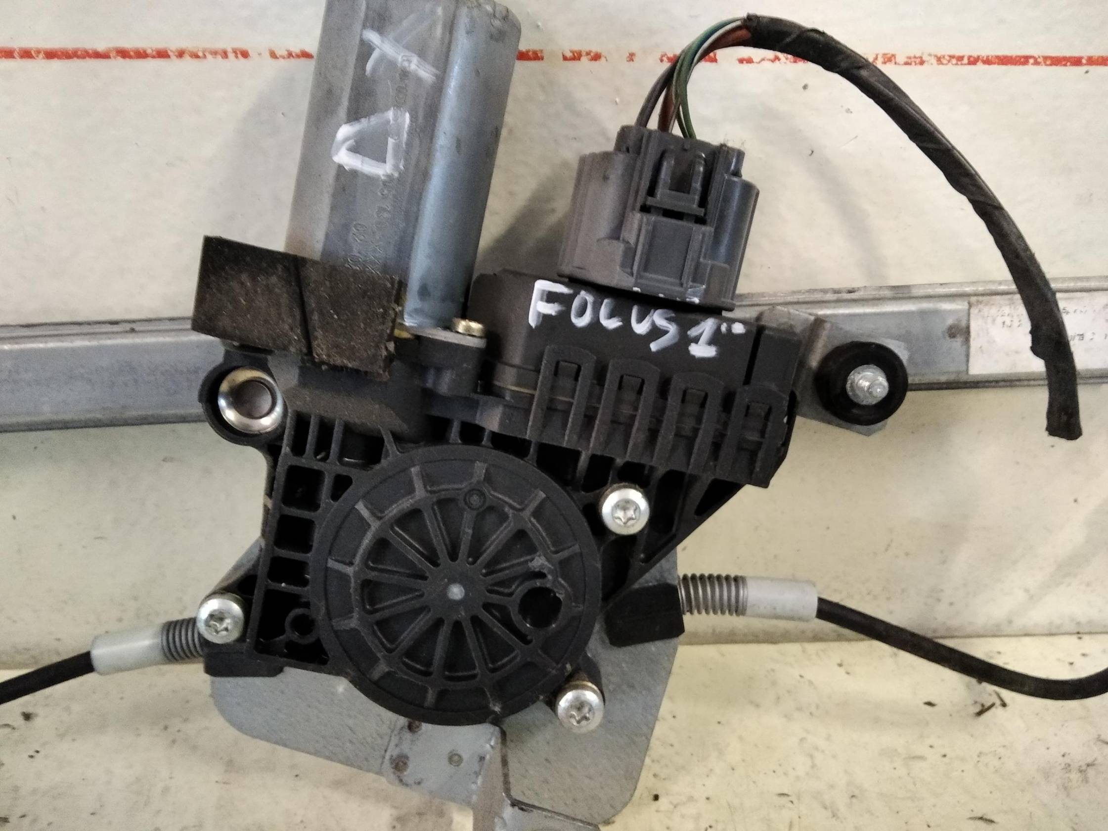 Alzacristallo elettr. porta ant. dx.